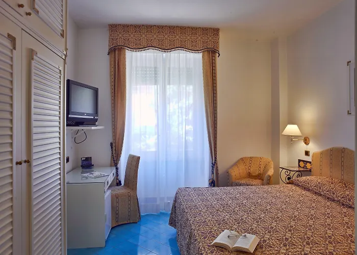Western Acqua Novella Hotel