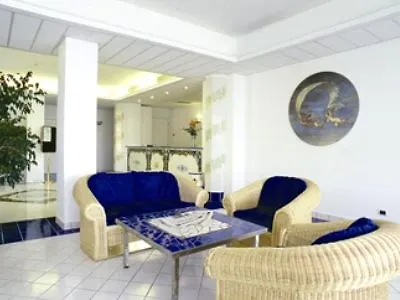 Western Acqua Novella Otel Spotorno