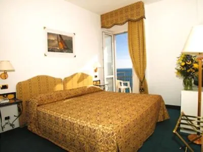 Western Acqua Novella Otel Spotorno