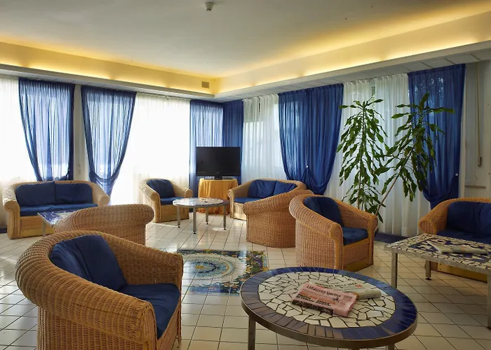 Western Acqua Novella Hotel